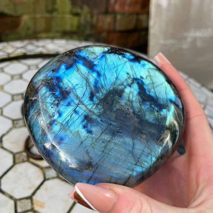 Labradorite — Intuition, Protection & Hidden Magic