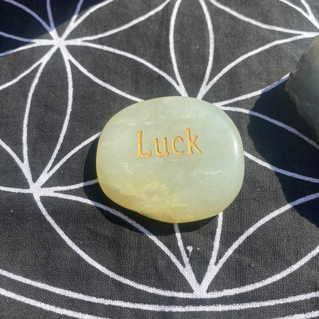 Green Jade “Luck” Smooth stone &amp; Half Polished Raw Labradorite Crystal Gift Set – Stylish Gift Box