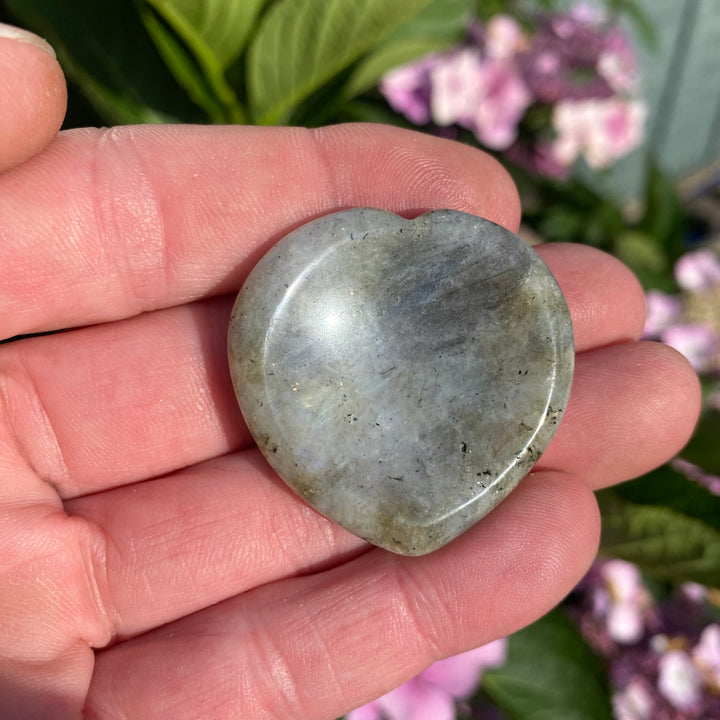 Labradorite Heart Worry Stone – Strength &amp; Insight