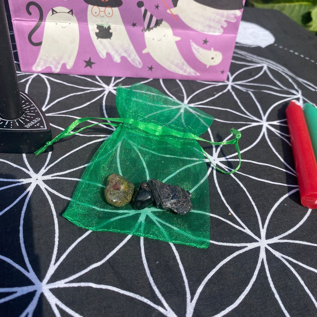 Halloween Crystals &amp; Candles Gift Pack – Protective Energy &amp; Spooky Vibes