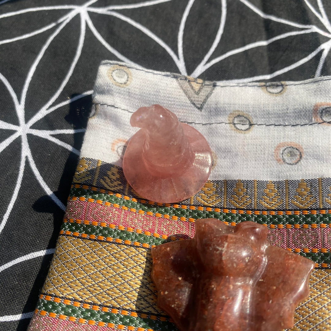 Strawberry Quartz Witch’s Hat &amp; Raspberry Aventurine Bat Gift Set – Soft Love &amp; Joyful Energy