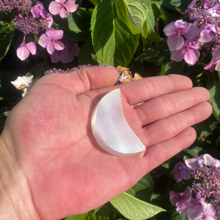 Small Selenite Moon – Cleansing &amp; Calm Energy