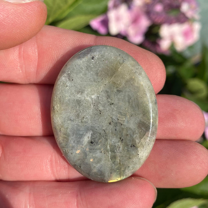 Labradorite Worry Stone – Protection &amp; Intuition