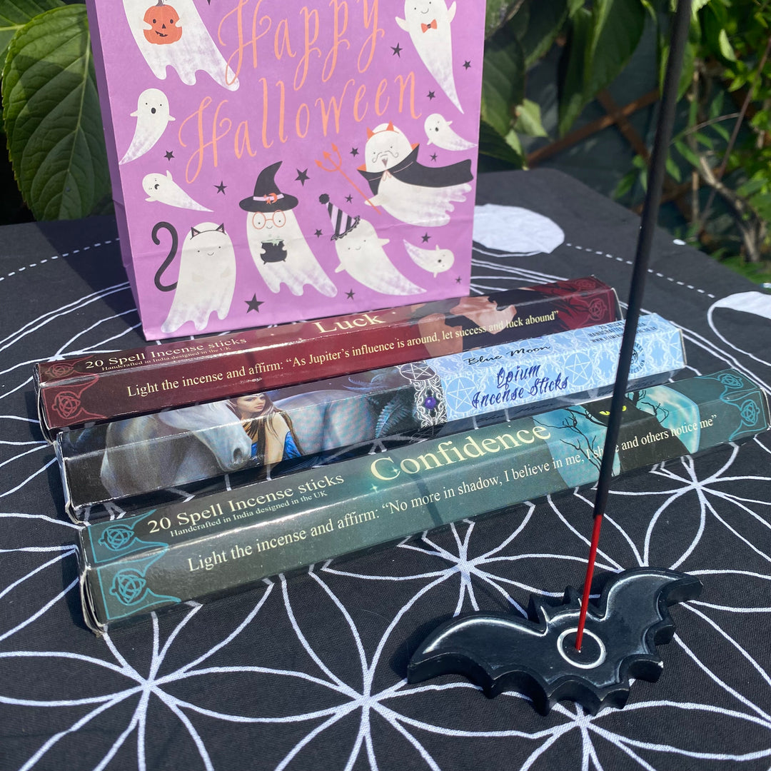 Black Bat &amp; Incense Spell Gift Pack - Confidence &amp; Luck