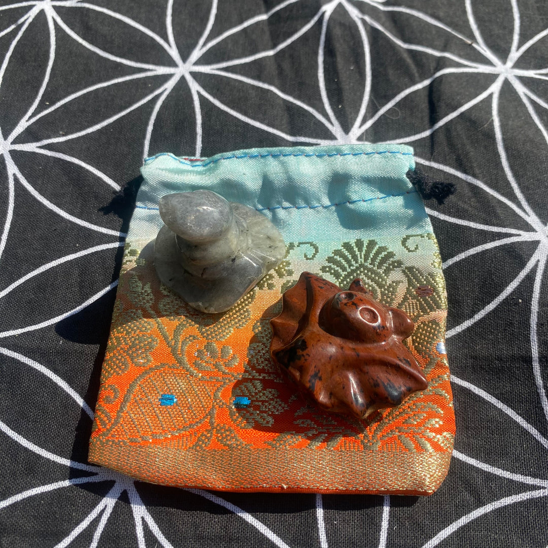 Labradorite Witch’s Hat &amp; Red Snowflake Obsidian Bat Gift Set – Magical &amp; Protective Energy