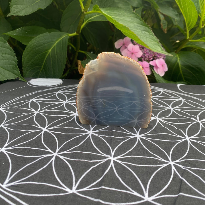 Grey Agate Slice – Grounding &amp; Calm Energy