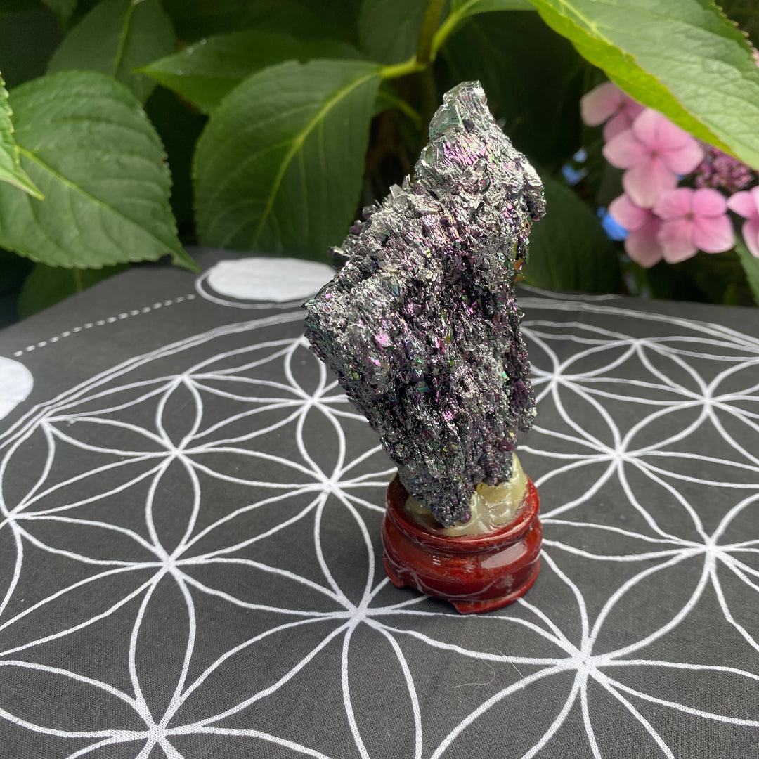 Carborundum Statement Piece on Ceramic Stand – Light &amp; Protection Energy