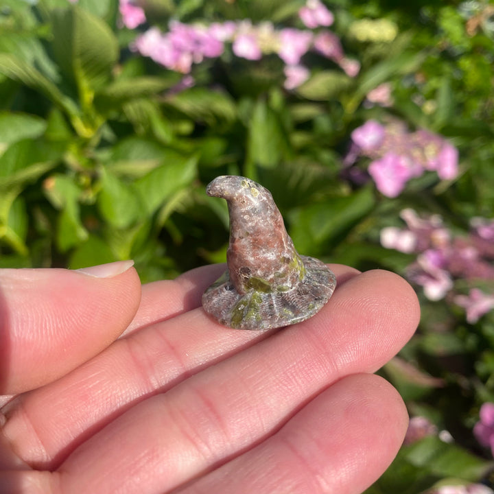 Witch’s Hat Crystal Carvings — Magical Mini Hat for Soft Witchy Vibes