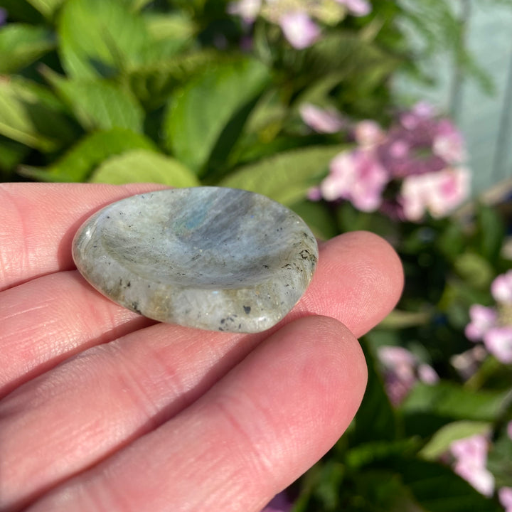 Labradorite Heart Worry Stone – Strength &amp; Insight