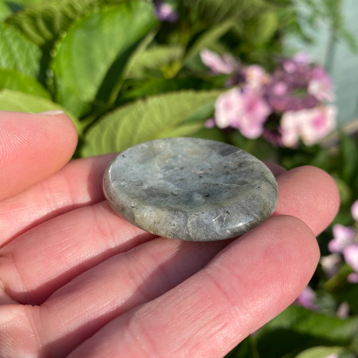Labradorite Worry Stone – Protection &amp; Intuition