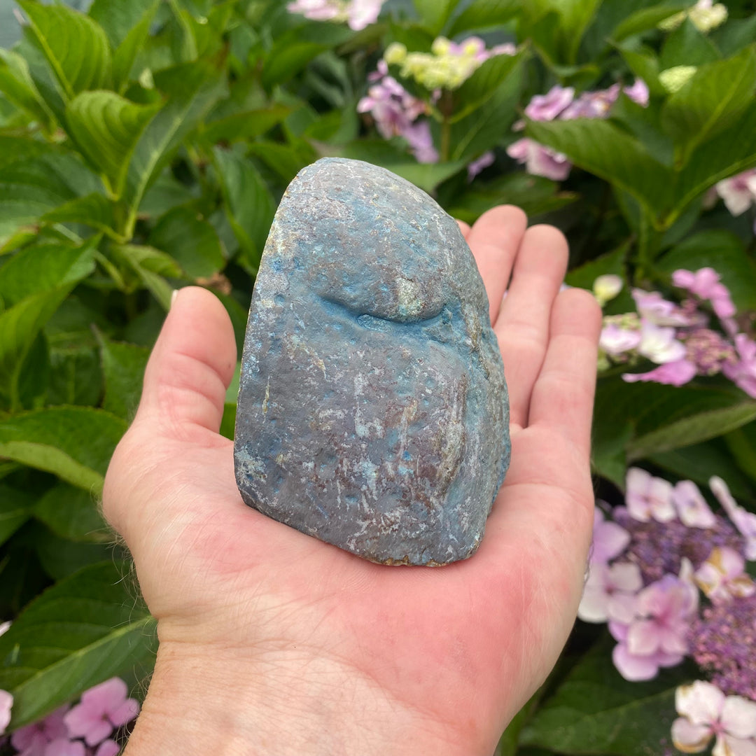 Blue Dyed Agate Geode – Calm &amp; Clear Communication