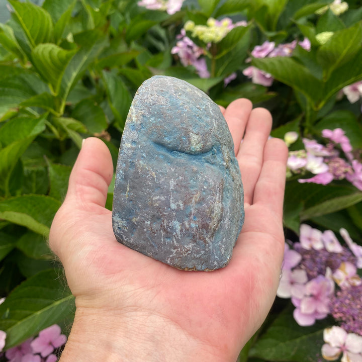 Blue Dyed Agate Geode – Calm &amp; Clear Communication