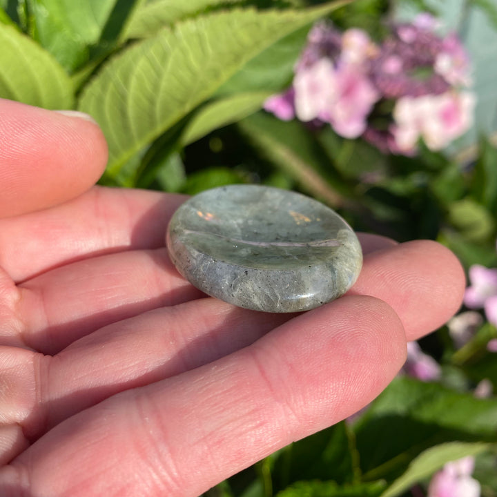 Labradorite Worry Stone – Protection &amp; Intuition