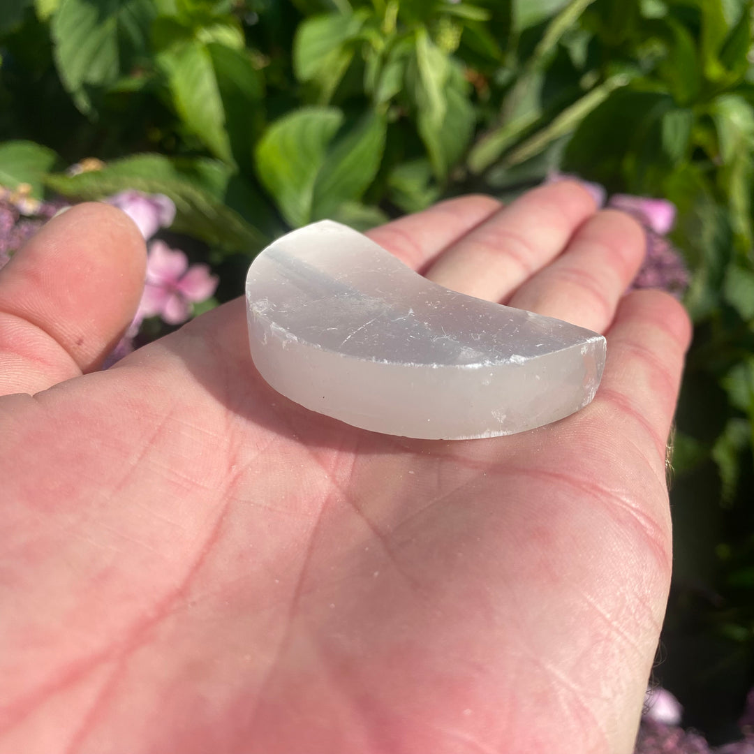 Small Selenite Moon – Cleansing &amp; Calm Energy