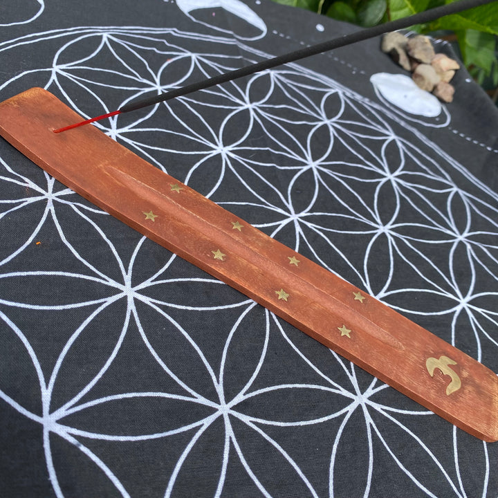 Wooden Incense Holder with Inlay – Calm &amp; Everyday Ritual