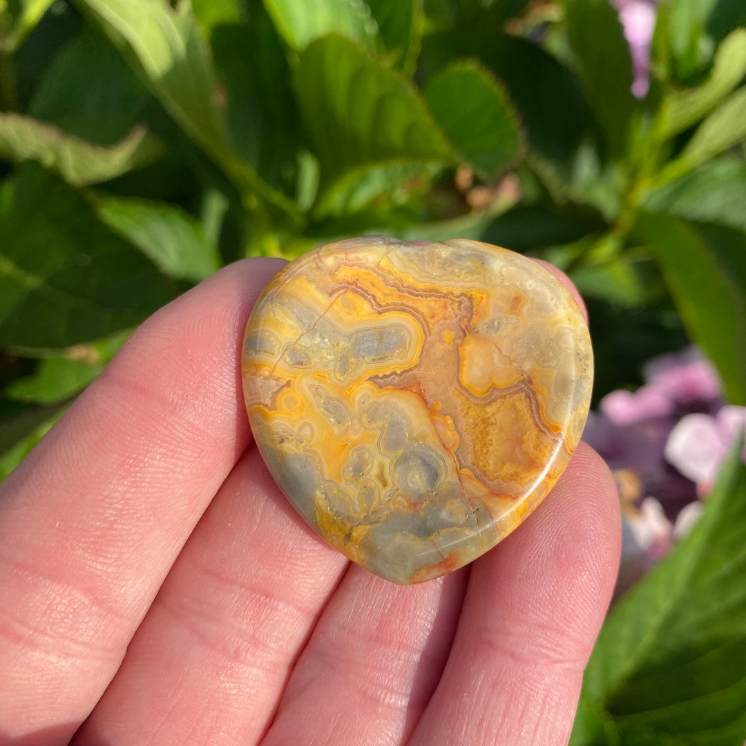 Crazy Lace Agate Heart Worry Stone – Joy &amp; Lightness