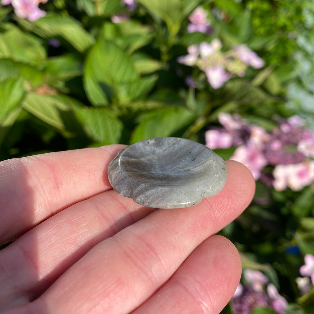 Labradorite Flower Worry Stone – Magic &amp; Transformation