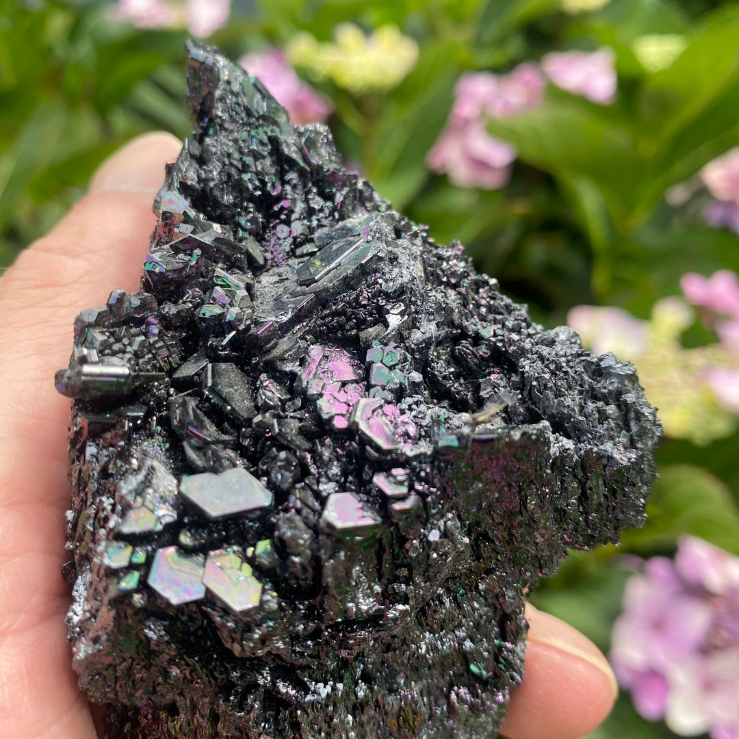 Carborundum Statement Piece on Ceramic Stand – Light &amp; Protection Energy