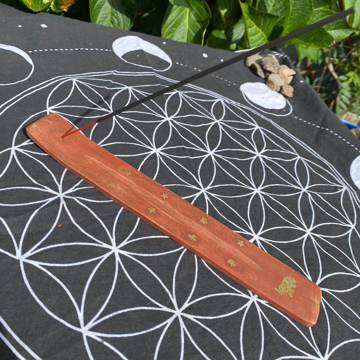 Wooden Incense Holder with Inlay – Calm &amp; Everyday Ritual
