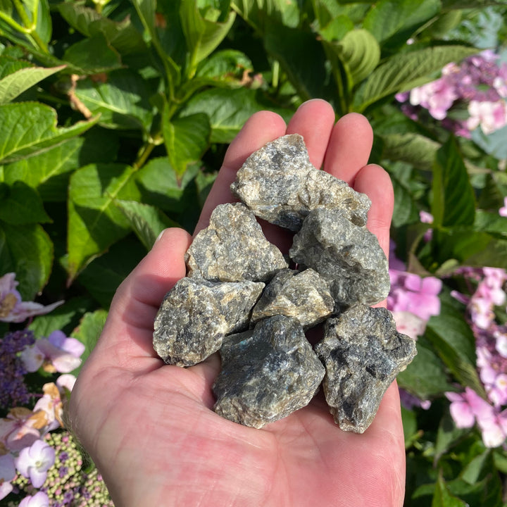 Raw Labradorite Crystals – Transformation &amp; Intuition