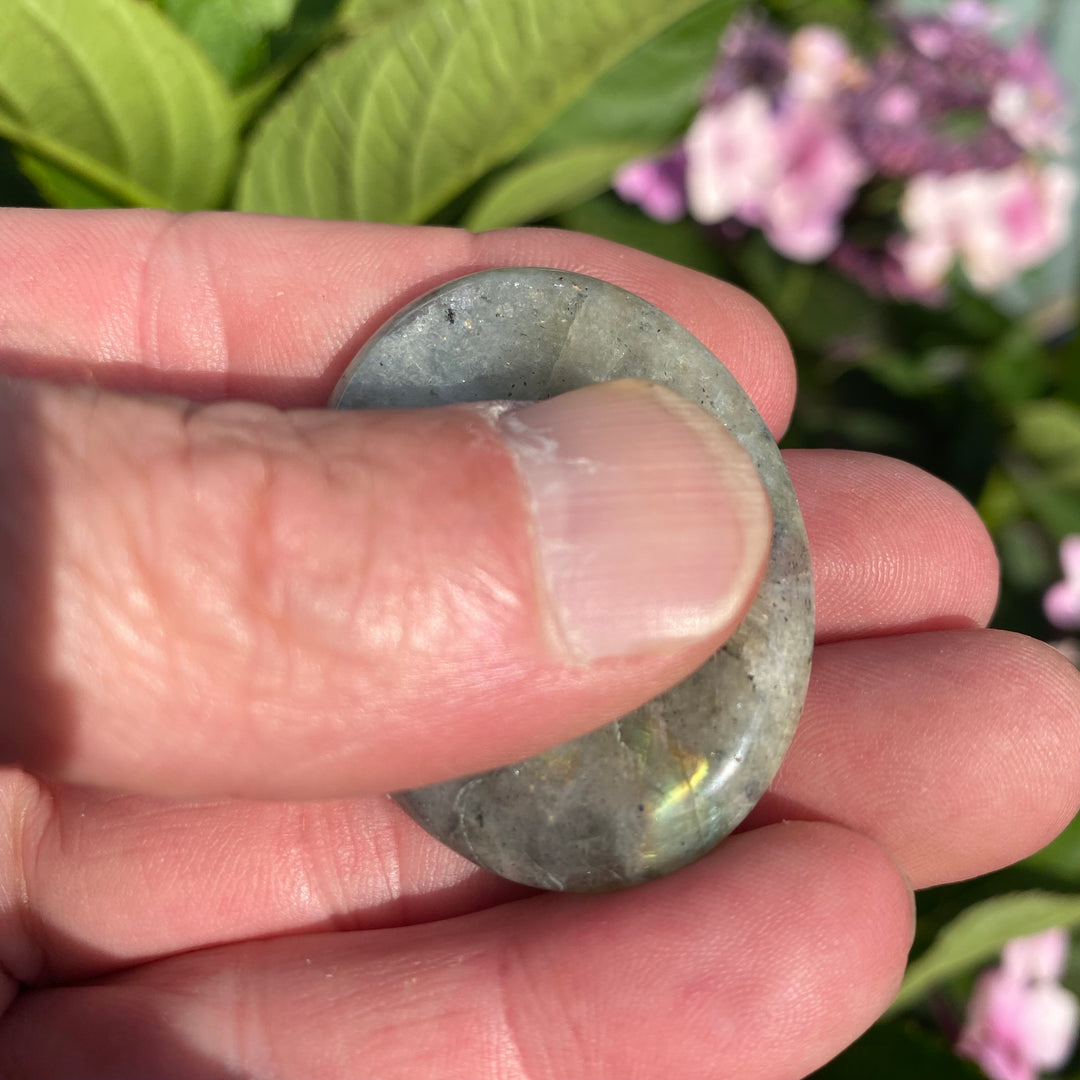 Labradorite Worry Stone – Protection &amp; Intuition