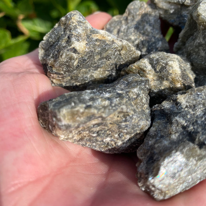 Raw Labradorite Crystals – Transformation &amp; Intuition