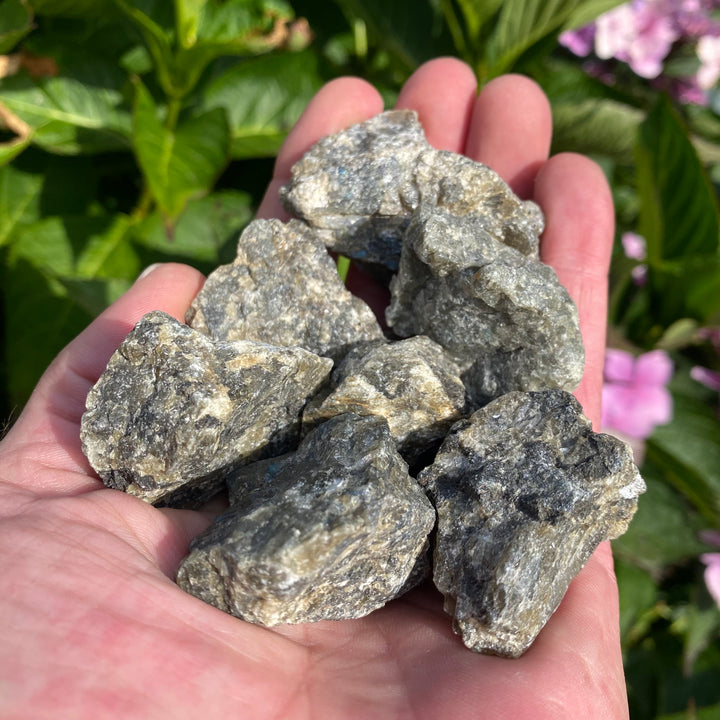 Raw Labradorite Crystals – Transformation &amp; Intuition