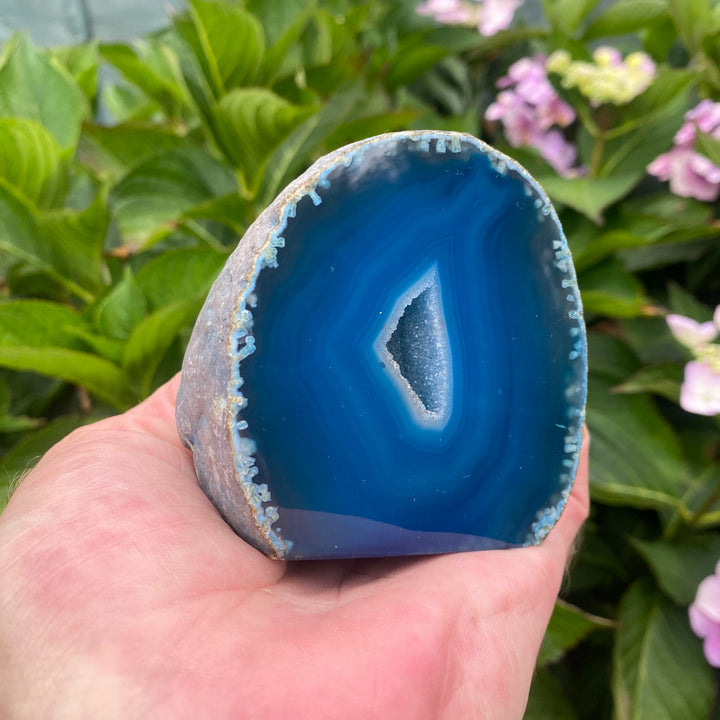 Blue Dyed Agate Geode – Calm &amp; Clear Communication