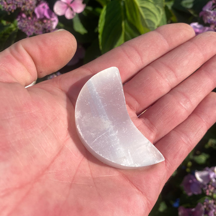Small Selenite Moon – Cleansing &amp; Calm Energy