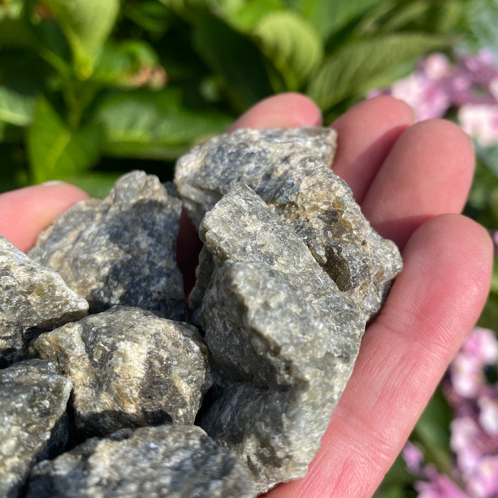 Raw Labradorite Crystals – Transformation &amp; Intuition